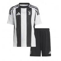 Camisa de time de futebol Juventus Gleison Bremer #3 Replicas 1º Equipamento Infantil 2024-25 Manga Curta (+ Calças curtas)